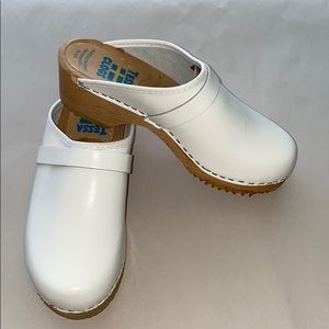 🤍 Tessa White Wooden Clogs 🤍